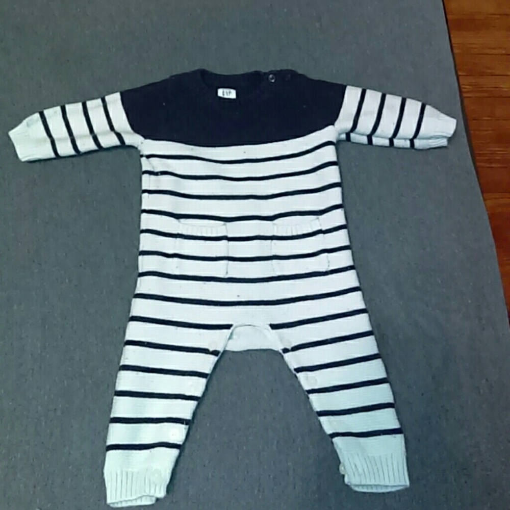 3-6 months unisex one piece outfit